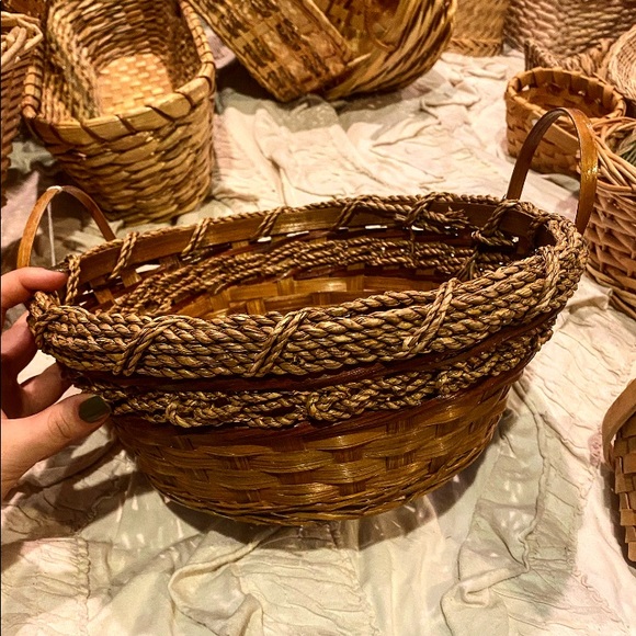 Other - Wicker basket with small handle 3for30